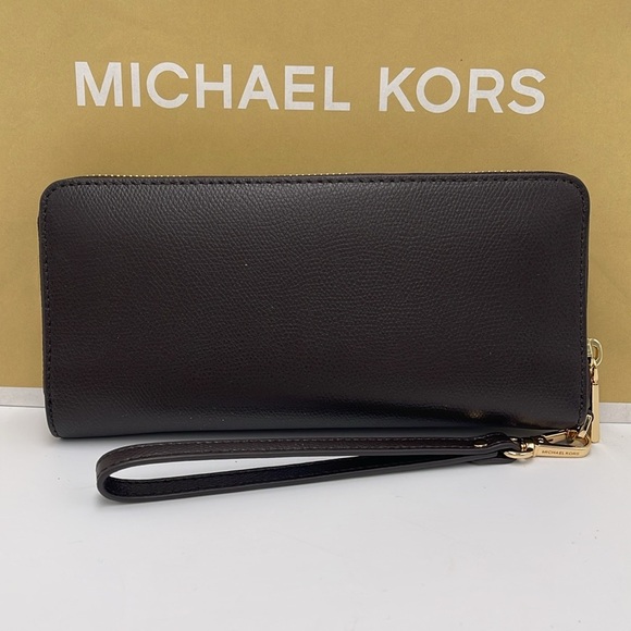 Michael Kors JST Lg Leather Continental Wallet Wristlet Phone Holder 
Chocolate - Picture 12 of 16